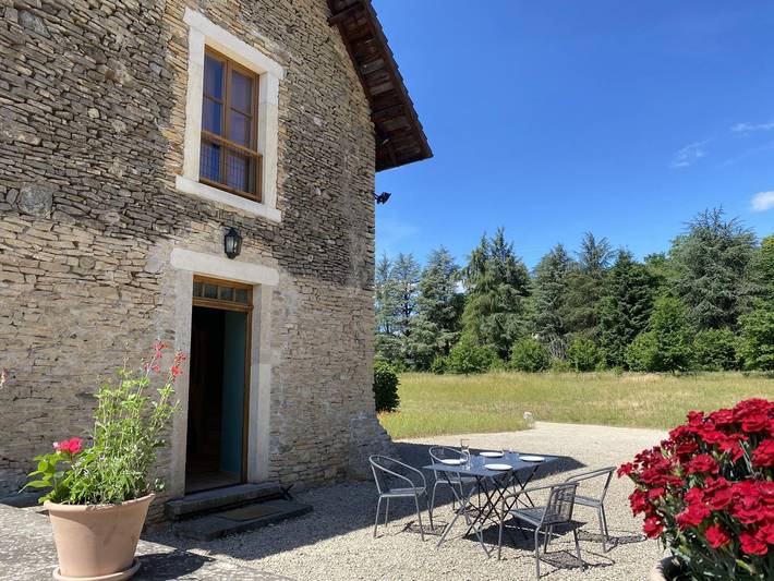 Gîte pour 4 personnes, avec jardin dans Saint-Marcel-Bel-Accueil
