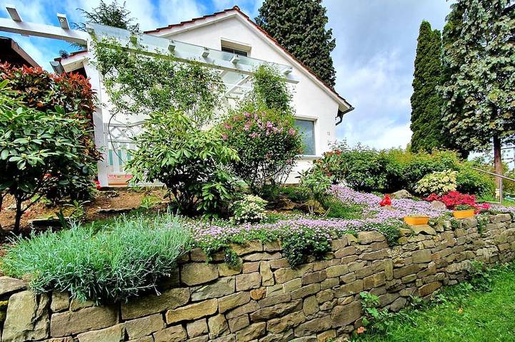 Ferienhaus für 3 Personen, mit Terrasse und Garten in Remagen