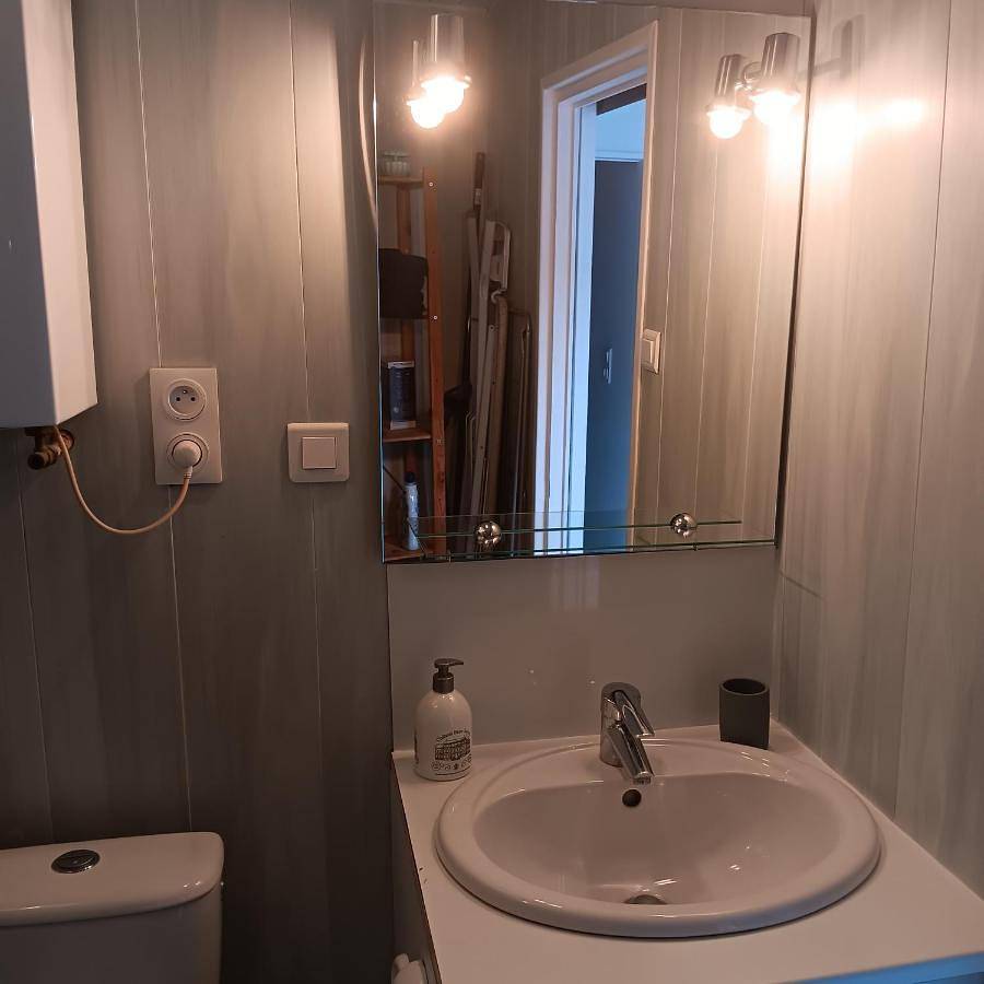Appartement entier, One-Bedroom Apartment in Bourbon-Lancy, Région de Charolles