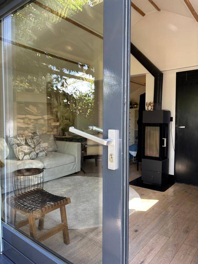 B&b voor 2 personen, with Terras and Tuin as well as Zwembad and Uitzicht in Arnhem