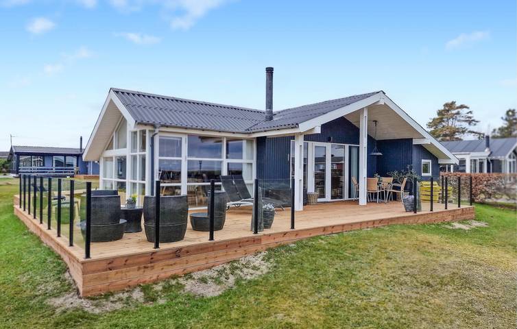 Ferieudlejning for 6 personer, med Terrasse og Sauna i Helberskov