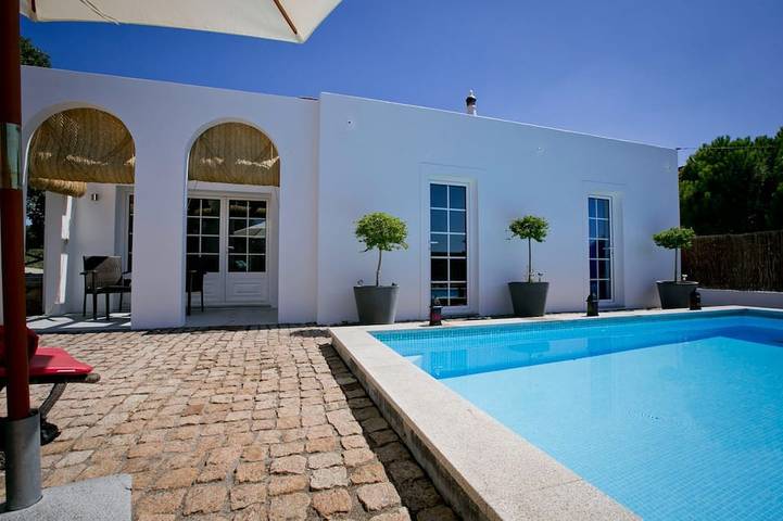 Villa für 6 Personen, mit Balkon und Garten - 1