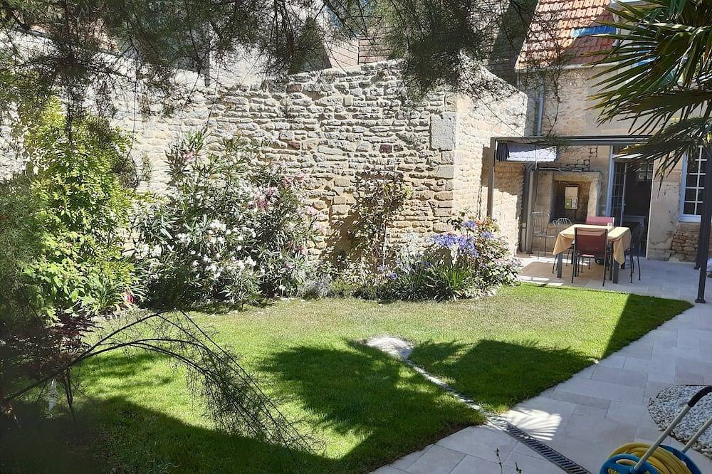 Charming house in a quiet location, 300 m from the sea in Lion-sur-Mer, Región de Caen