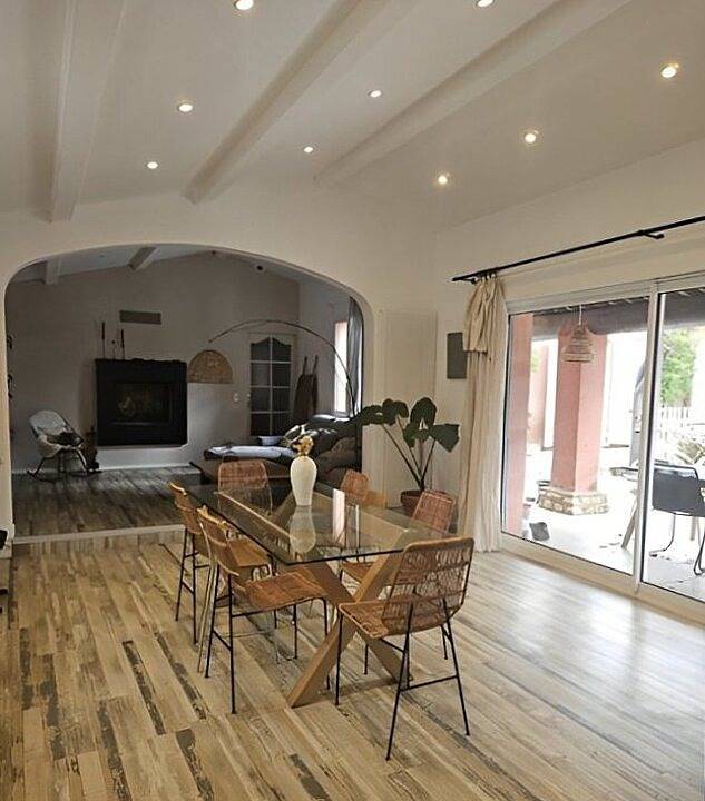 Villa pour 10 personnes, avec jardin ainsi que terrasse et piscine dans le Luberon - 3