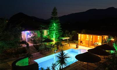 Ferienhaus für 8 Personen, mit Pool und Garten sowie Whirlpool, mit Haustier in Ägäisregion