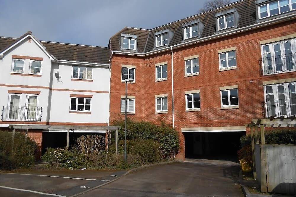 Entire apartment, 2 bed | Sleeps 5 | Free Parking in Birmingham, Birmingham Area
