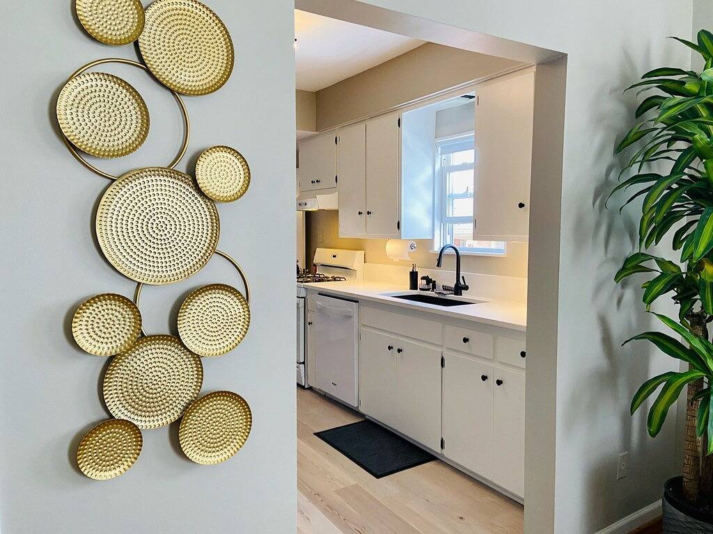 Little Yellow House in Ferndale! Quiet, Cozy 3Br in Oakland County