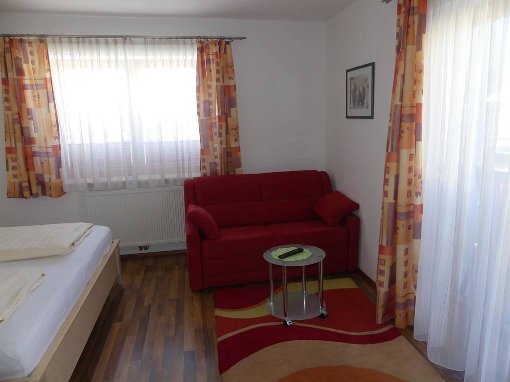 Apartamento vacacional entero, Apartment Nr. 2 oder 4 /ein Schlafraum/Dusche, Wc in Kaprun, Distrito de Zell am See