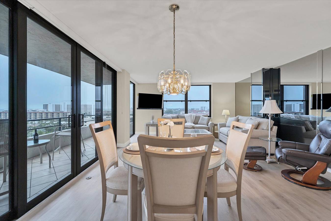 Stay at Sarasota County Villa 1005: Gulf Views & Resort Amenities in Siesta Key, Florida, Sarasota County