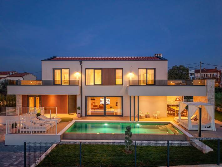 Villa pour 6 personnes, avec jardin ainsi que sauna et piscine à Selina