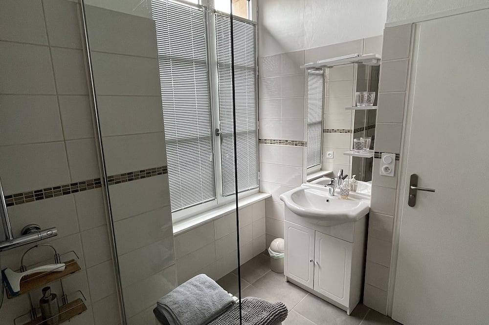 Entire apartment, Appartement rez -de Chaussée en Centre Ville in Dol-de-Bretagne, Saint-Malo region