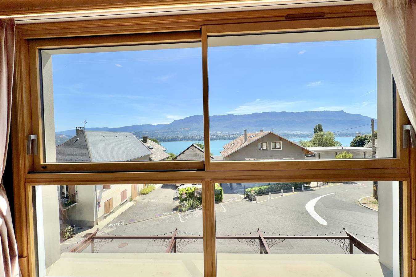 Suite Haute gamme Vue Lac in Bourdeau (Savoie), Région de Chambéry