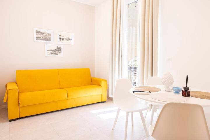Maison d’hôte pour 4 personnes, avec balcon et vue à Giardini-Naxos