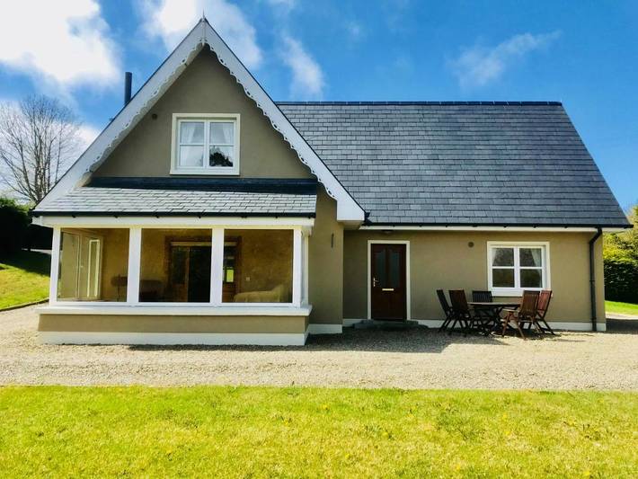 Holiday home for 8 people, with garden and view in Donegal