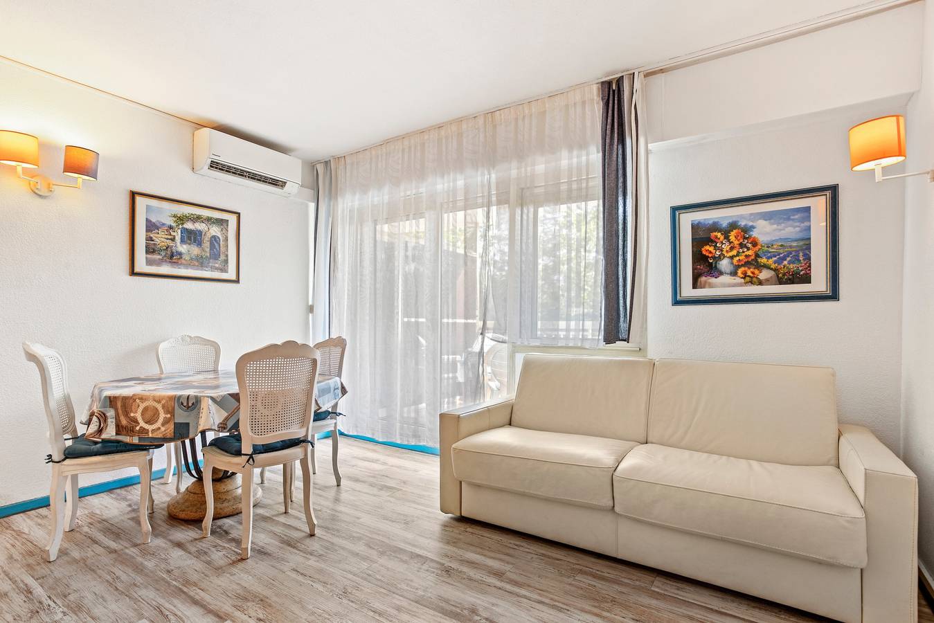 Studio entier, Studio 'Les Parfums De Mimosas' avec terrasse privée et climatisation in Sainte-Maxime, Côte méditerranéenne (France)