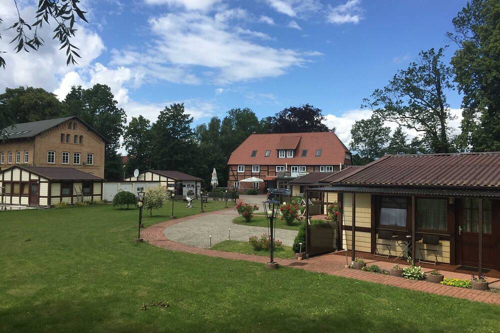 Ganze Wohnung, 05 Dz mit Terrasse und Bilick auf den Dobbertiner See - Insel-Hotel Dobbertin in Dobbertin, Ludwigslust-Parchim