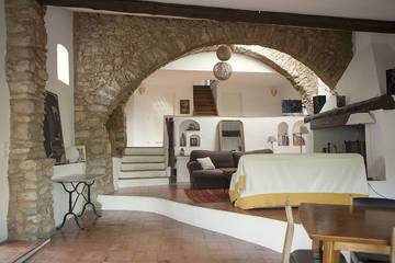 Gîte pour 9 personnes, avec jardin et terrasse à Caves