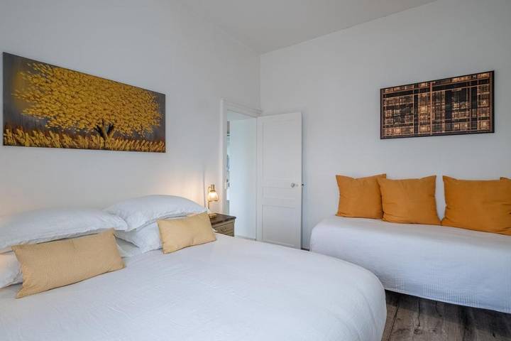 Gîte pour 2 personnes, avec jardin ainsi que jacuzzi et piscine à Cravant-les-Côteaux - 3