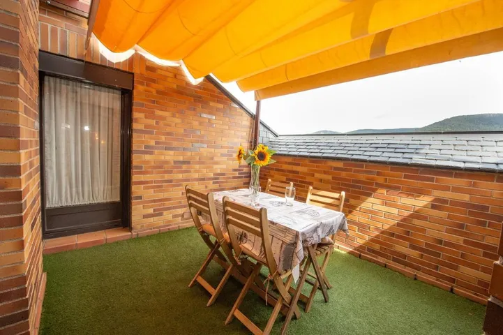 Apartamento de vacaciones para 5 personas, con vistas y terraza - 1