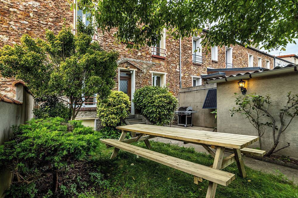 La Maison l'Expérience - Spa Cinema Games Near Paris in Maisons-Alfort, Val-de-Marne