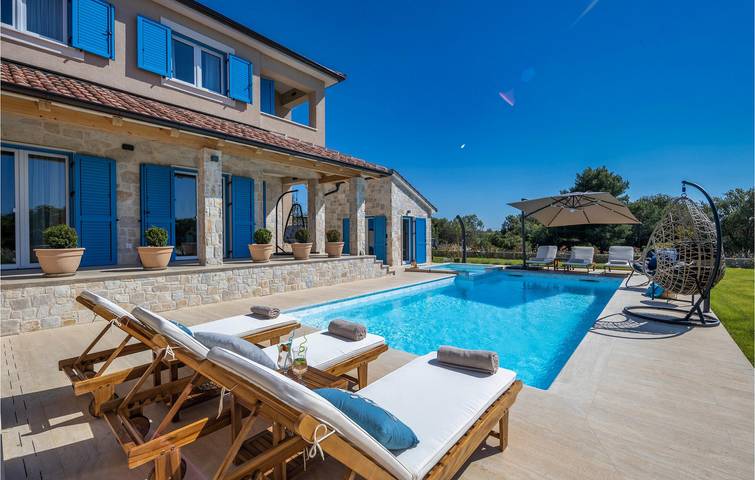 Encantador apartamento con vistas al mar, piscina y wifi, a 300 m de la playa de Lučica in lučica Skrača, Ugljan