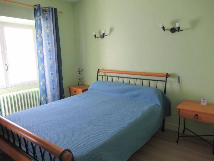 Location de vacances pour 9 personnes, avec vue sur le lac ainsi que terrasse et jardin à Canet-de-Salars - 4