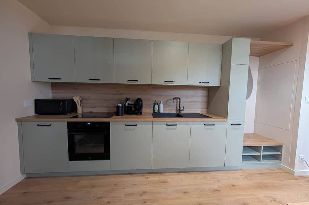 Apartamento entero, Cozy 2-room apartment with a whirlpool tub in Vaugneray, Lyon region