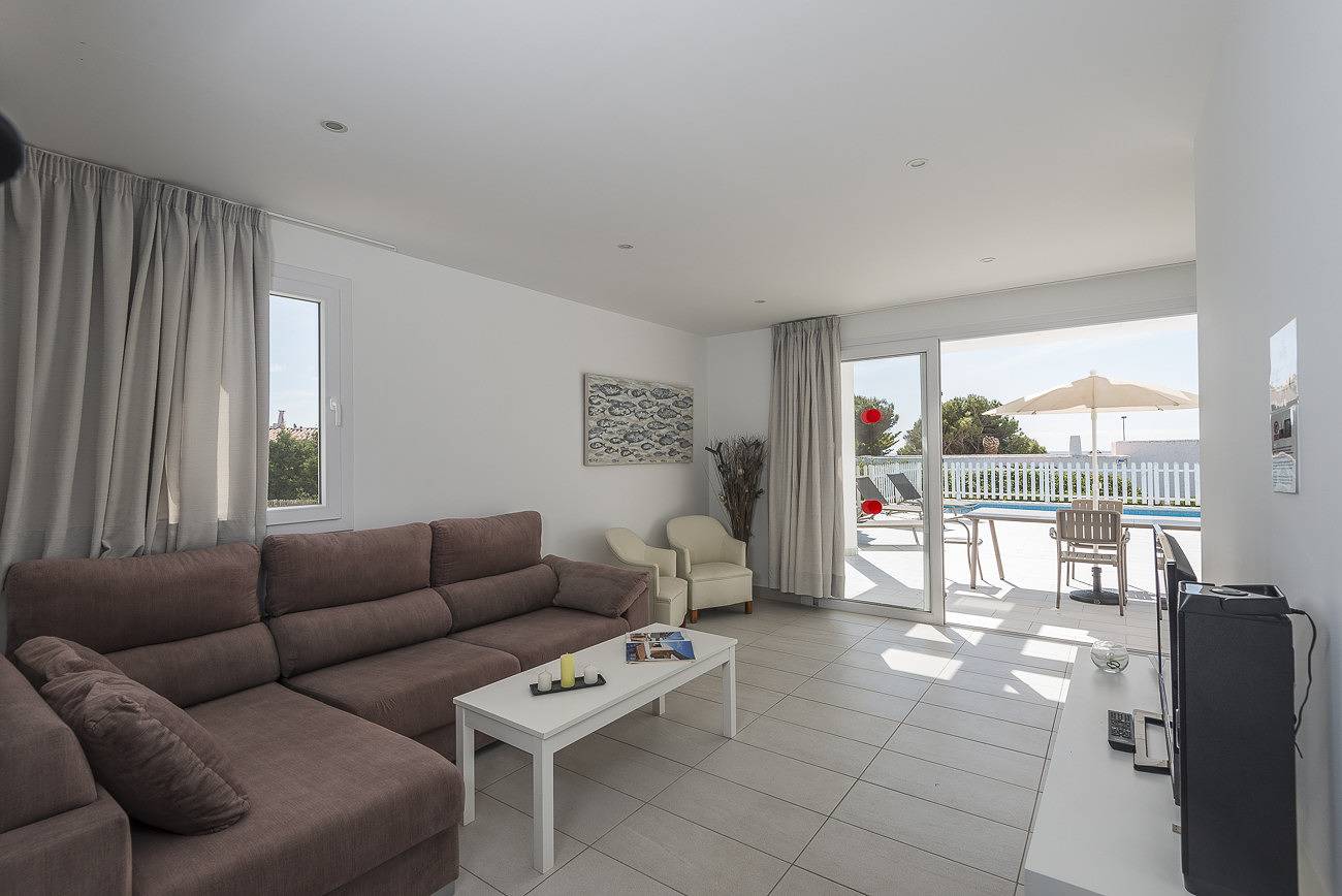 Villas Calan Bosch (Tomi) in Cala en Bosc, Ciutadella