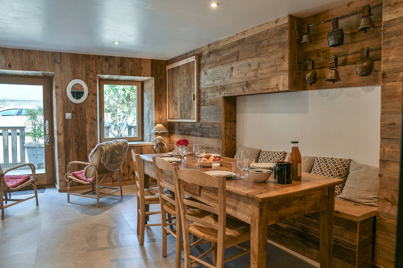 Maison de vacances 'Ciméléon Bas' avec vue sur les montagnes, terrasse privée et Wi-Fi in Aillon-le-Jeune, Région de Chambéry
