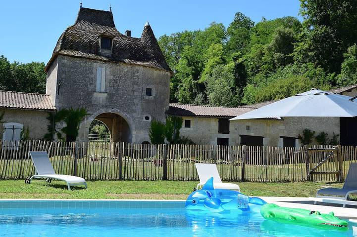 Gîte pour 4 personnes, avec terrasse et jardin