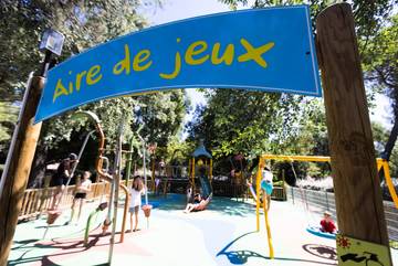 Camping pour 4 Personnes dans Boisset-et-Gaujac, Région d'Alès, Photo 1