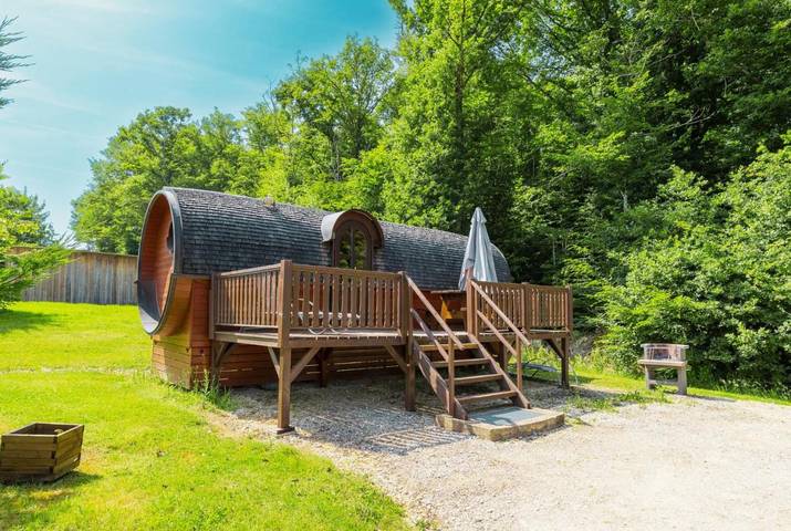 Location de vacances pour 10 personnes, avec jardin et sauna ainsi que vue et piscine, animaux acceptés à Saint-Fargeau - 3
