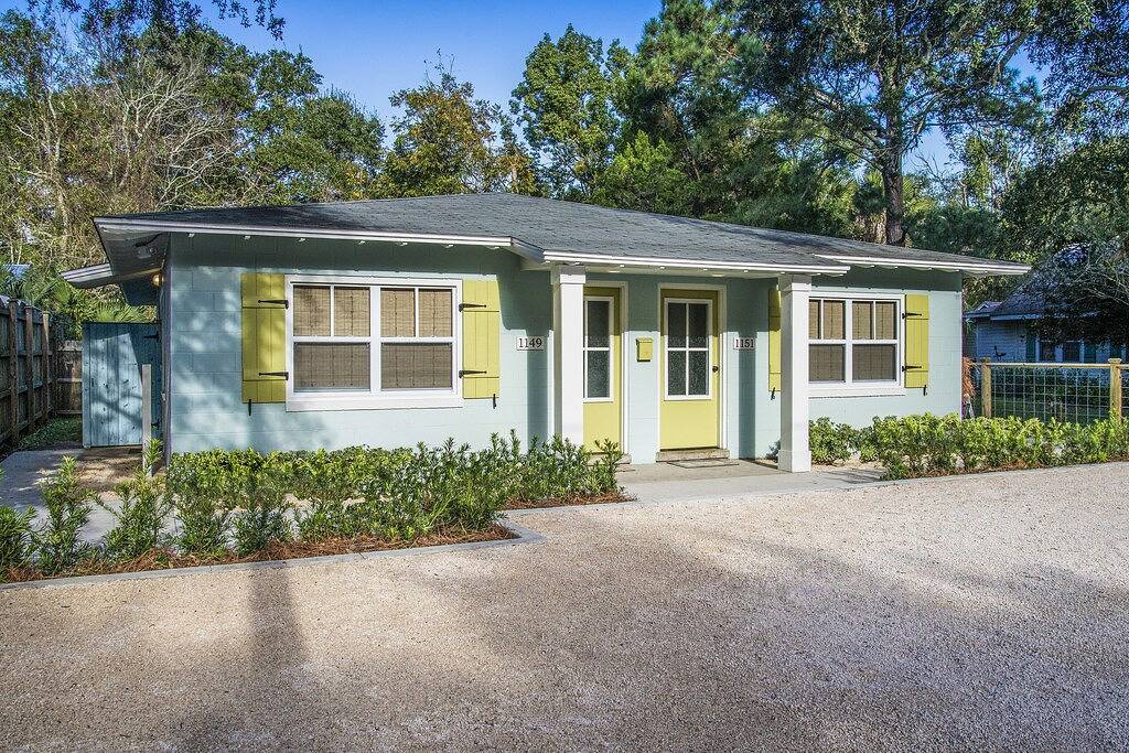 5 Minuten zu Fuß zum Strand !! Neu renoviert und gelistet. Professionell dekoriert in St. Simons Island, Glynn County