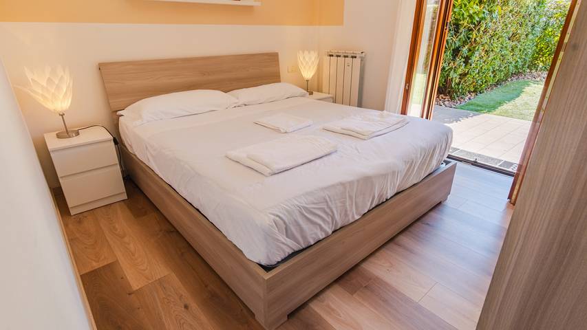 Appartamento intero, Appartamento vacanze per 2 persone con giardino in Santa Maria di Lugana, Sirmione