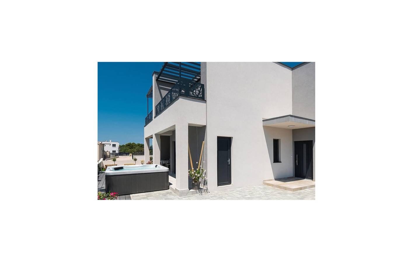 Ganze Ferienwohnung, Gemütliche Wohnung mit Terrasse und WLAN, 1 km vom Strand entfernt! in Vodice, Šibenik-Knin