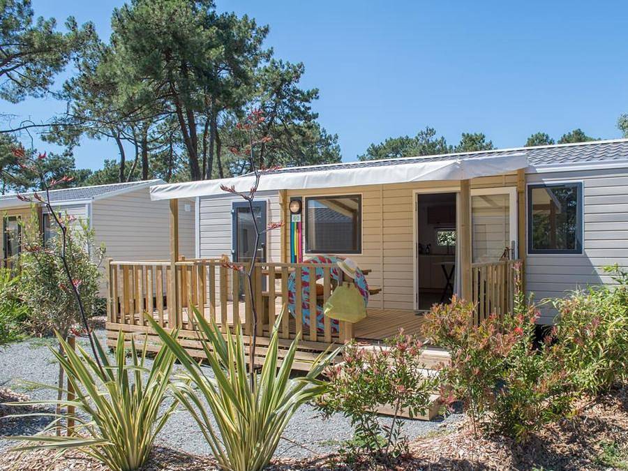 Camping Sea Green Les Grenettes  - Mobilhome 4 personnes - Cottage Prestige 2 chambres 2 salles de bain 4 pers in Sainte-Marie-de-Ré, Île de Ré