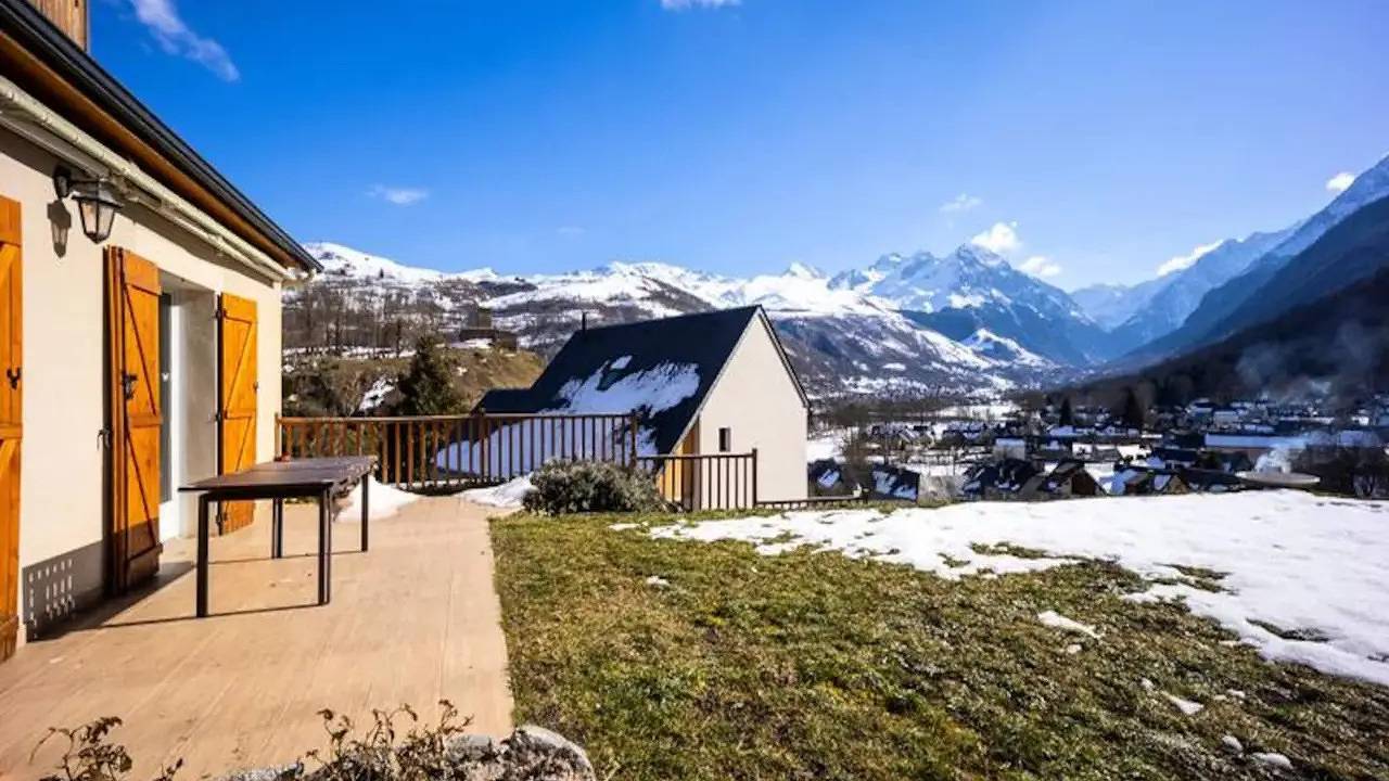 Appartement de vacances entier, Appartement de vacances pour 11 personnes avec balcon in Génos, Pyrénées