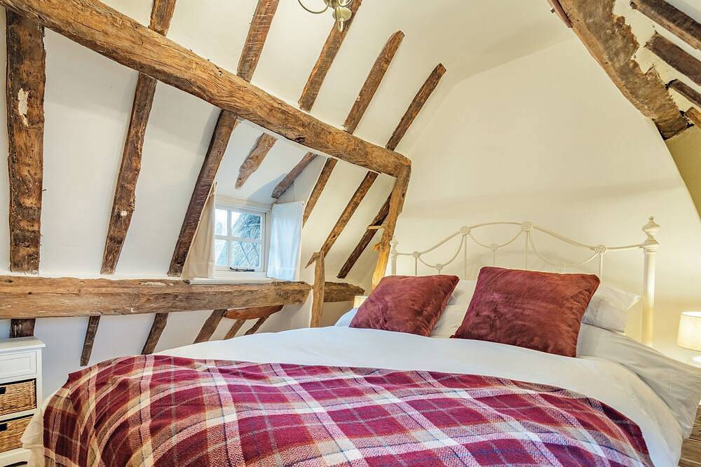 2 bedroom accommodation in Berrick Salome, near Wallingford in North Wessex Downs