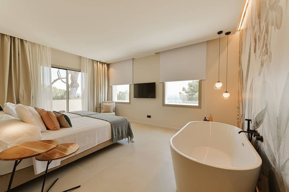 Luxury Villa. Heated pool. Sea & Mountain views in Cas Catala, Calvià