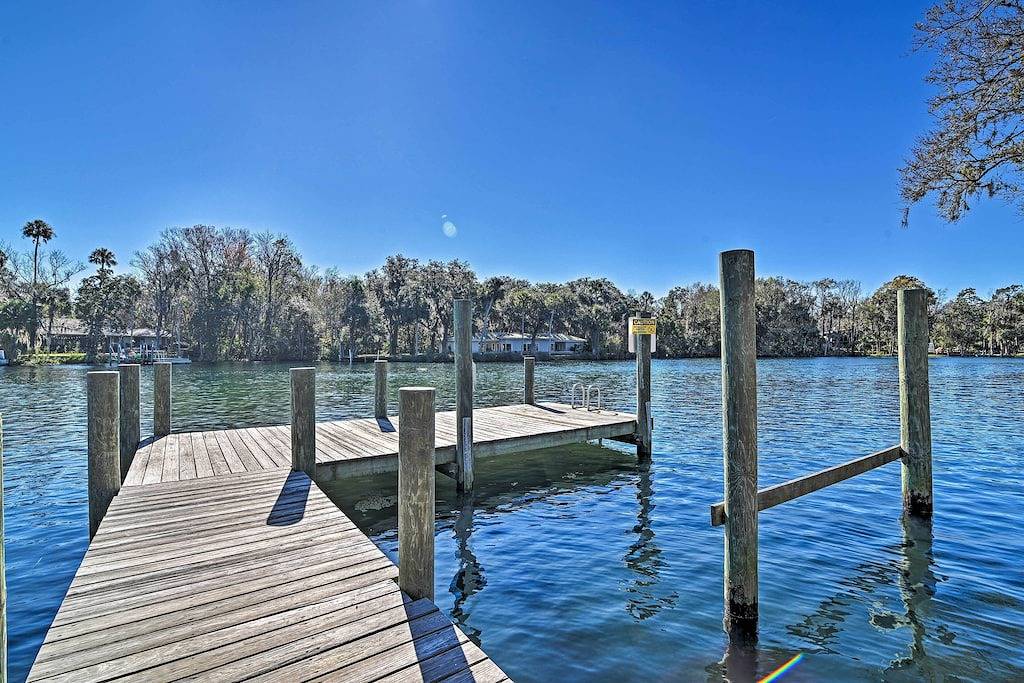 Riverfront Home w / Dock - 1 Mi zum Homosassa St. Park in Homosassa, Citrus County