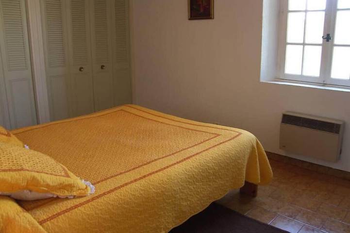 Location de vacances pour 8 personnes, avec terrasse et jardin, animaux acceptés à Grambois - 3