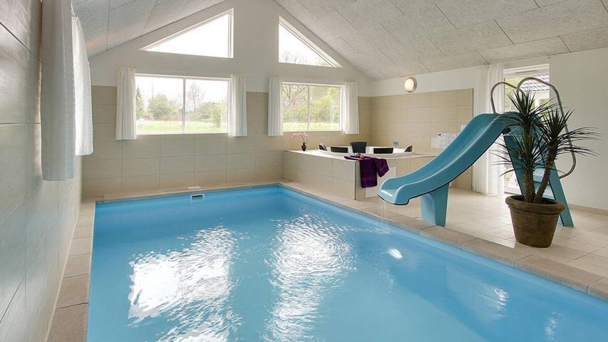 Ferienhaus für 20 Personen, mit Terrasse und Garten sowie Sauna
