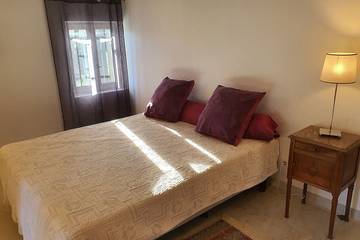 Gîte pour 3 Personnes dans Lauris, Parc naturel régional du Luberon, Photo 1