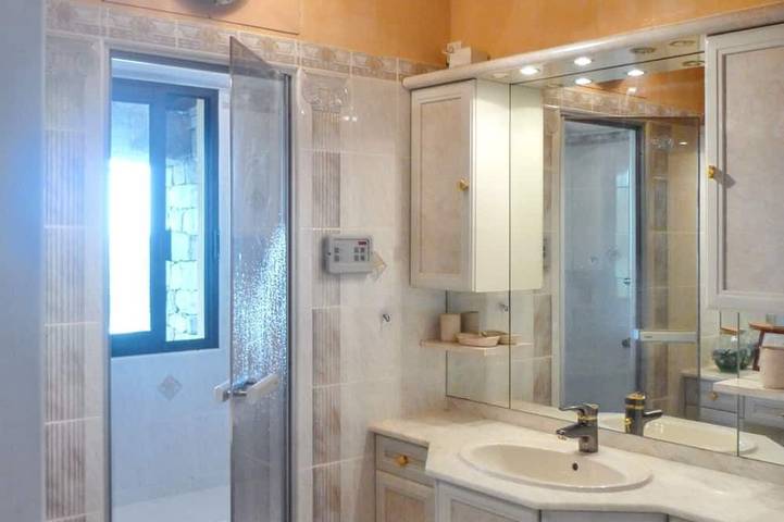 Location de vacances pour 8 personnes, avec jacuzzi et jardin, animaux acceptés dans Plage de la Marine de Davia - 4