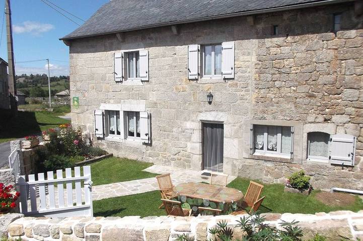 Maison de vacances pour 6 personnes, avec jardin dans L'Aubrac