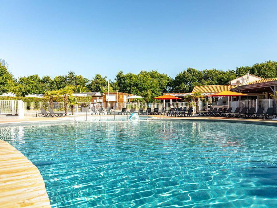 Camping Loyada - Tente en toile et en bois 5 personnes - Eco Lodge | 2 Ch. | 4/5 Pers. | Sans Sdb in Talmont-Saint-Hilaire, Vendée