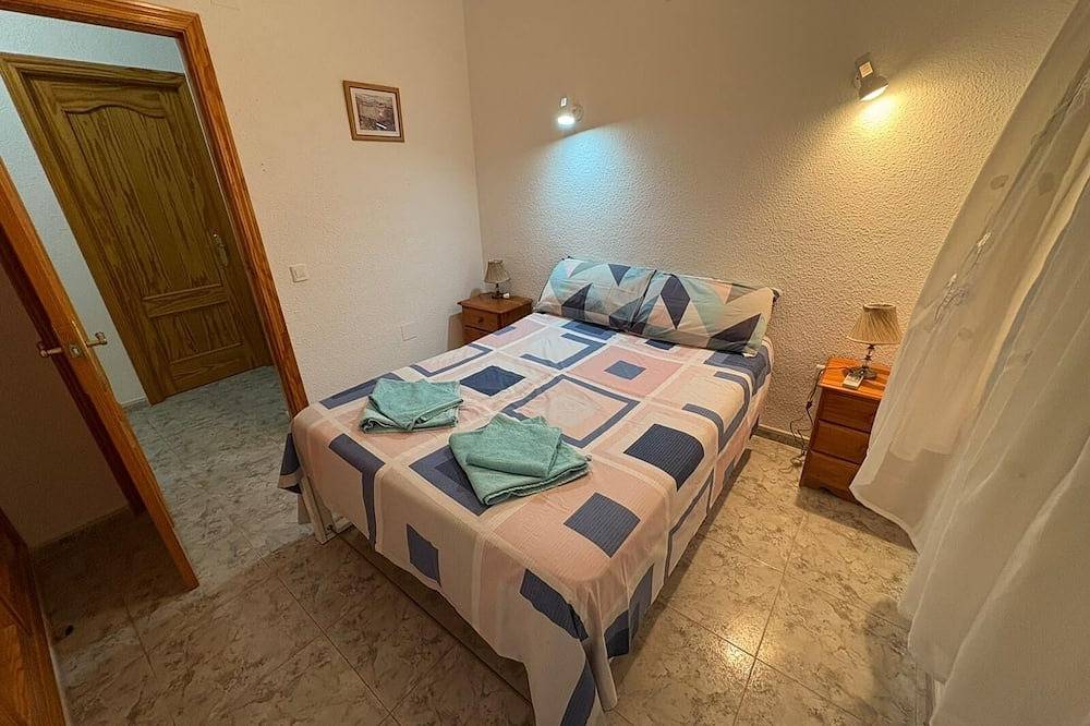 Luxury detatched Spanish Villa Spacious with Private Pool-in Lake Vinuela Valley in Alcaucín, Málaga Province