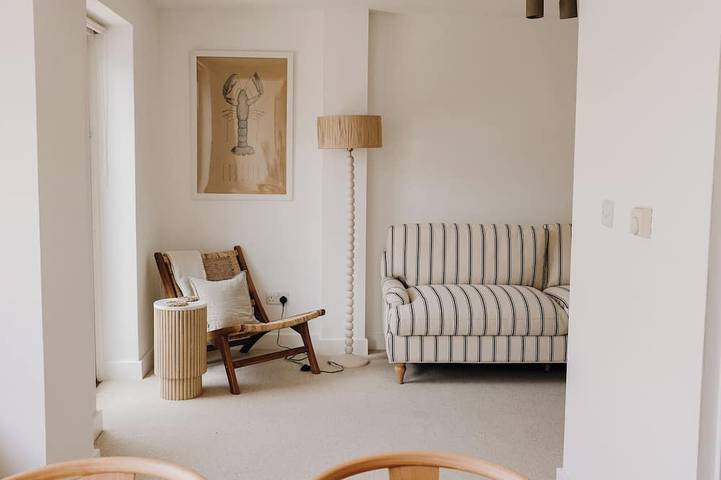 Bumpkin. Stylish Coastal Home. Walk to Beach & Award-Winning Seafood. Sleeps 6 in Mersea Island, Colchester