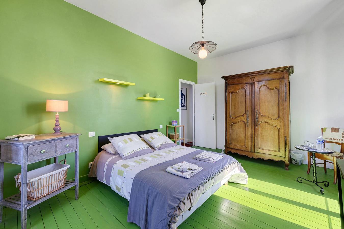 Chambre d’hôtes « La Baritaudière - Suite Kiwi » avec jardin partagé et Wi-Fi in La Réorthe, Fontenay-le-Comte