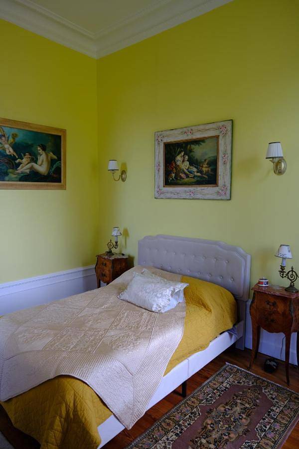 Gîte pour 2 personnes, avec jardin et piscine ainsi que balcon et vue à Thizy-les-Bourgs - 4